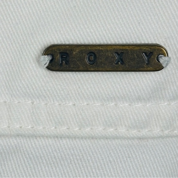 EUC Roxy White Coat with Brass Buckle Detail Sz Small - Picture 2 of 12